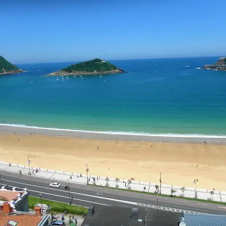 With 2 Bedrooms In Donostia With Furnished Terrace And Wifi 50 M From The Beach *