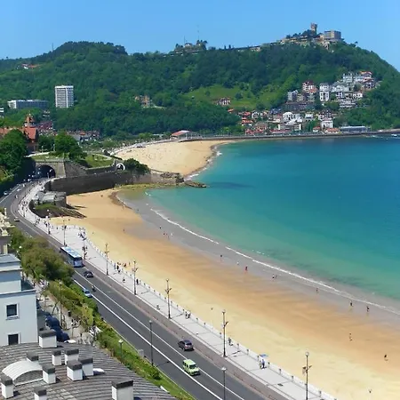 With 2 Bedrooms In Donostia With Furnished Terrace And Wifi 50 M From The Beach Apartamento San Sebastián